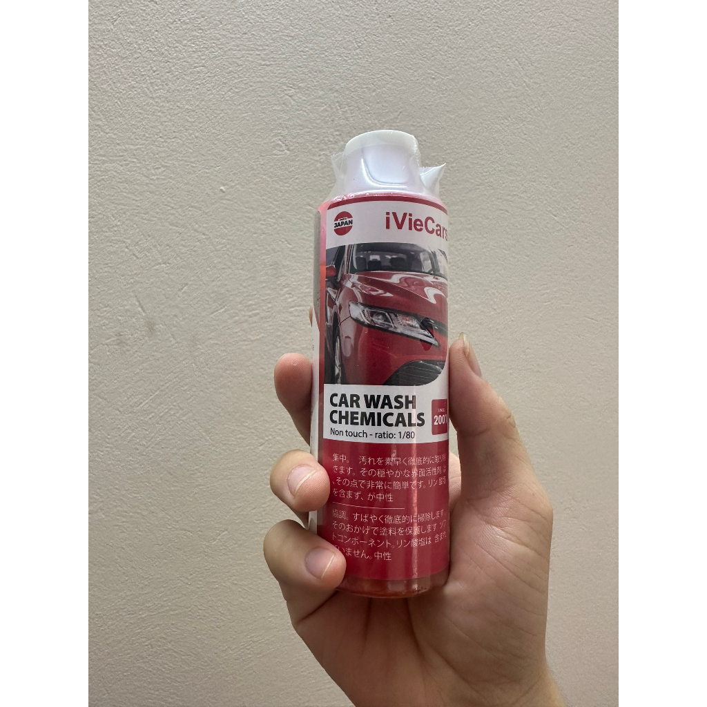 Dung dịch rửa xe không chạm dung tích 200ml kèm bình phun tuyết cầm tay iViecars đánh bay mọi vết bẩn xe ô tô hiệu quả