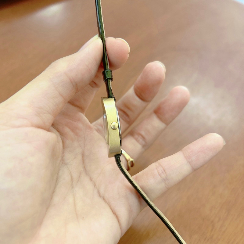 Đồng hồ nữ máy nhật hiệu Opex, mặt oval dây da