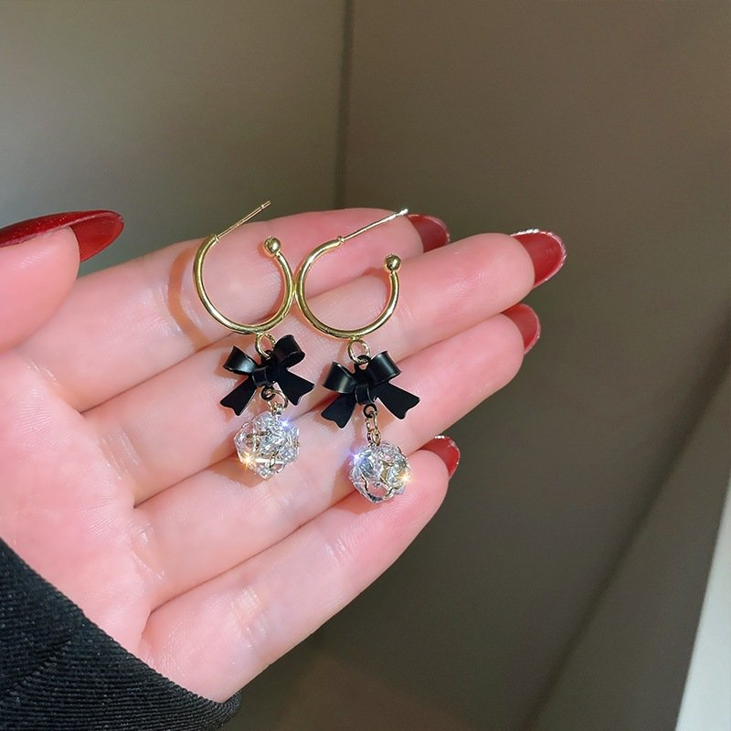 Khuyên tai chuôi bạc 925 dáng nơ đen sang chảnh TODOKI Accessories T017