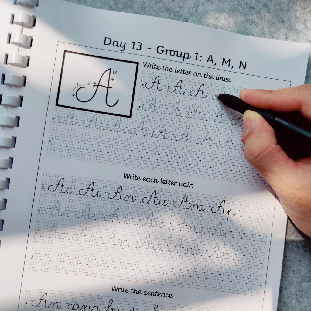 Workbook 30 Ngày Cải Thiện Chữ Viết Tay Vietnamese Cursive, Giúp Viết Đẹp, Nhanh Hơn