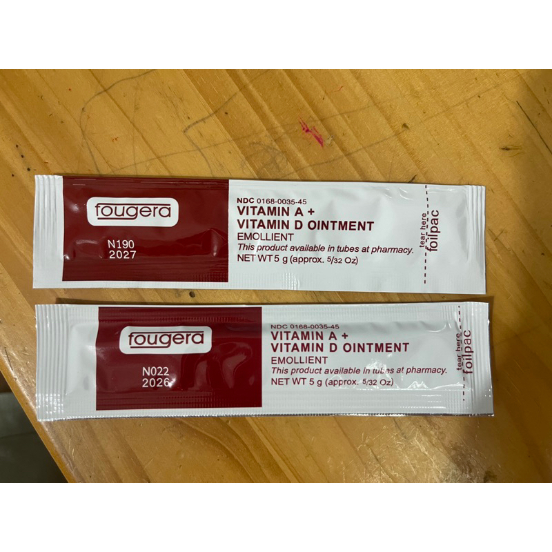 Bịch 100 gói Dưỡng vitamin A+D ointment dưỡng sau phun môi, xăm tattoo