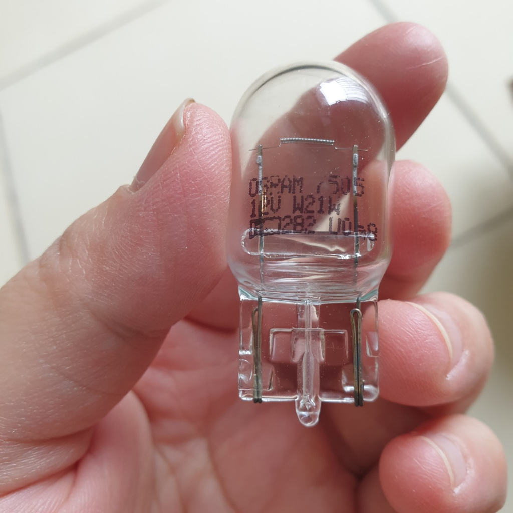 Bóng Đèn Xi Nhan OSRAM W21W 12V chân ghim lớn 1 tim