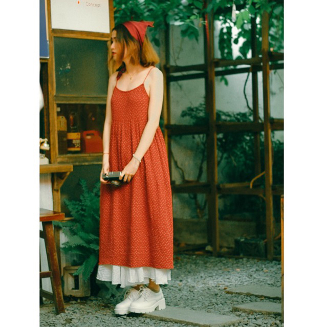 Váy 2 Dây Đỏ/ Vàng Hoa Nhí Xòe Rộng Vintage Xô Muslin Vui Thu Đông/Noel Rực Rỡ