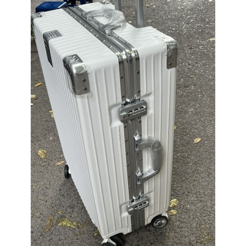 Vali khung nhôm khoá sập size 26 inch . dáng chuẩn sịn hàng nội địa