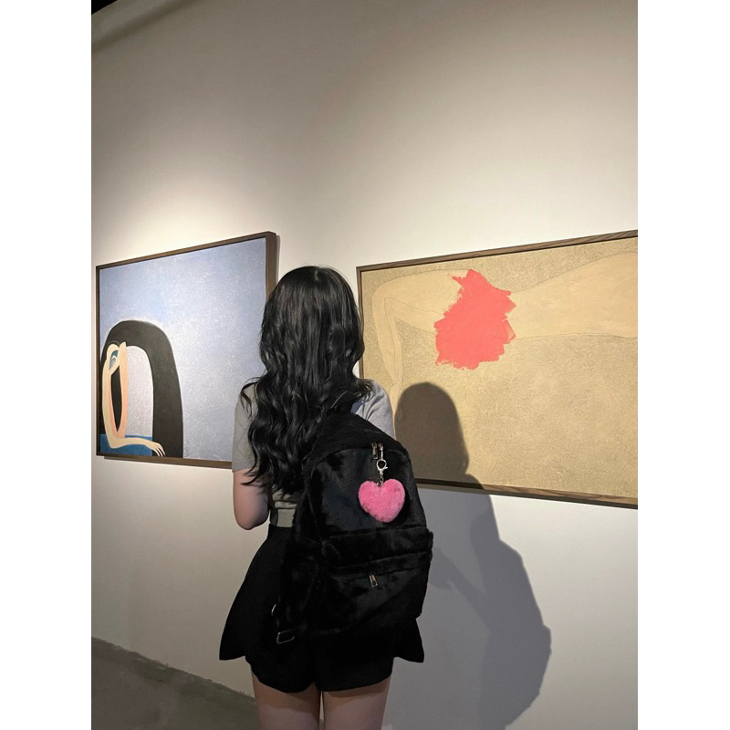 Balo lông đen tặng kèm móc khoá bất kì