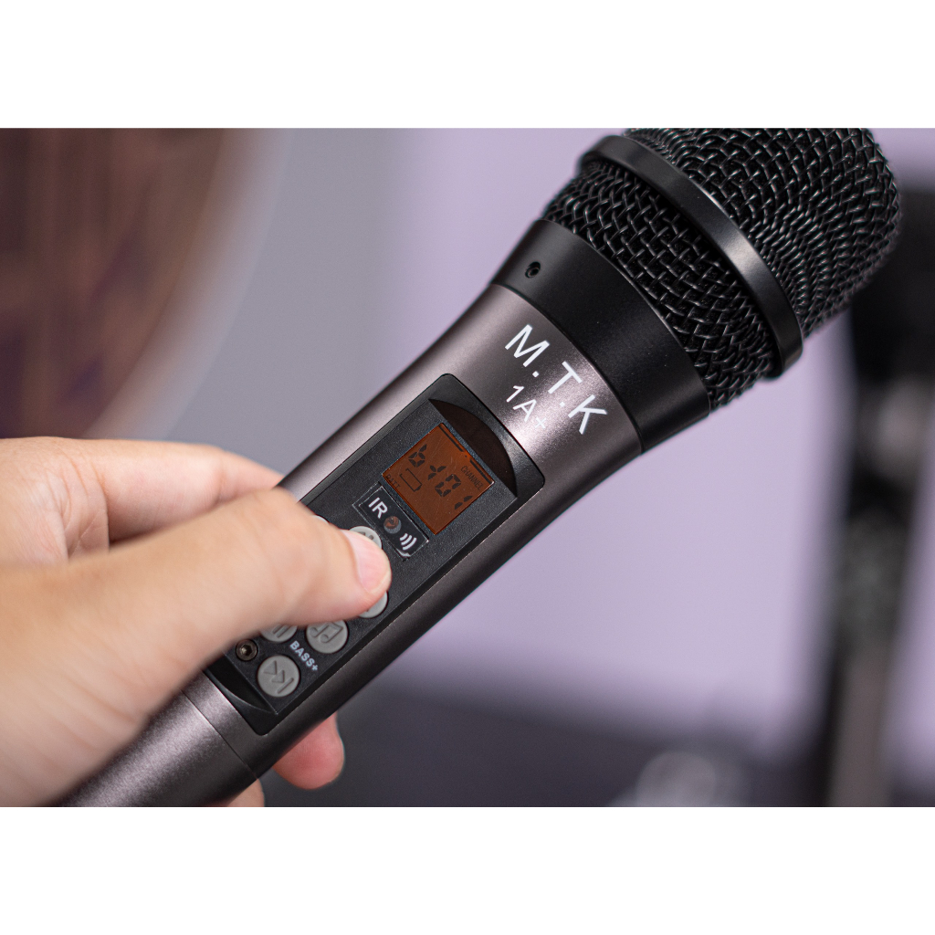 MT MAX Mic MTK hát karaoke không dây phù hợp mọi loa kéo, bắt âm tốt,6 chức năg thông minh chỉnh bass-treble-echo trên t