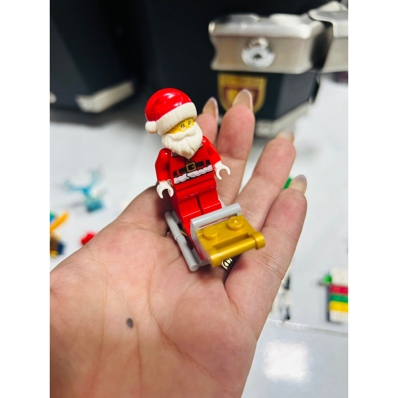 Đồ chơi lắp ráp LEGO 11012 Winter Christmas Tree House Skiing Reindeer Truck Santa Train Christmas Building