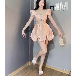 Váy tapta eo trong phối dây đá