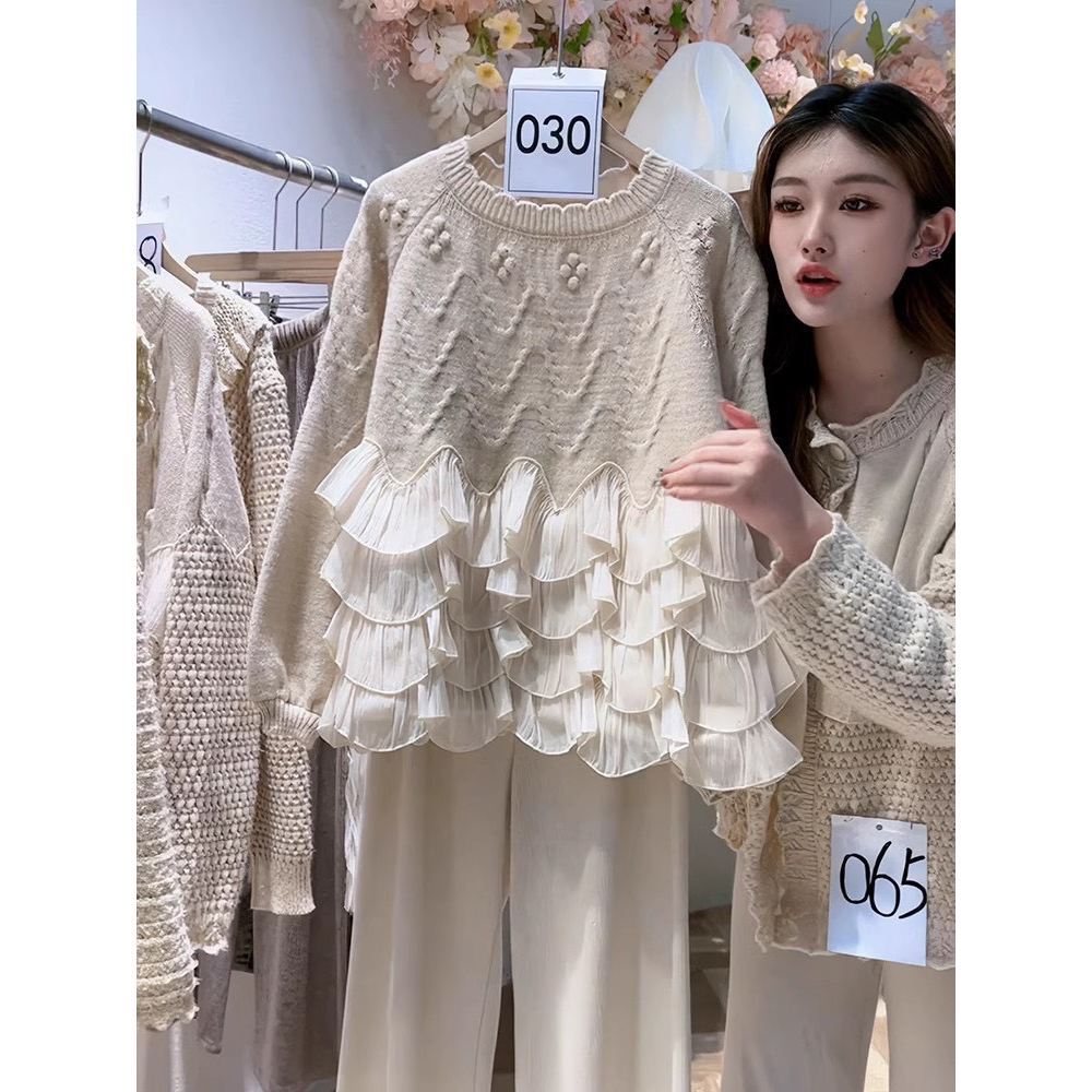 Áo len dài tay bèo tầng dưới lượn sóng