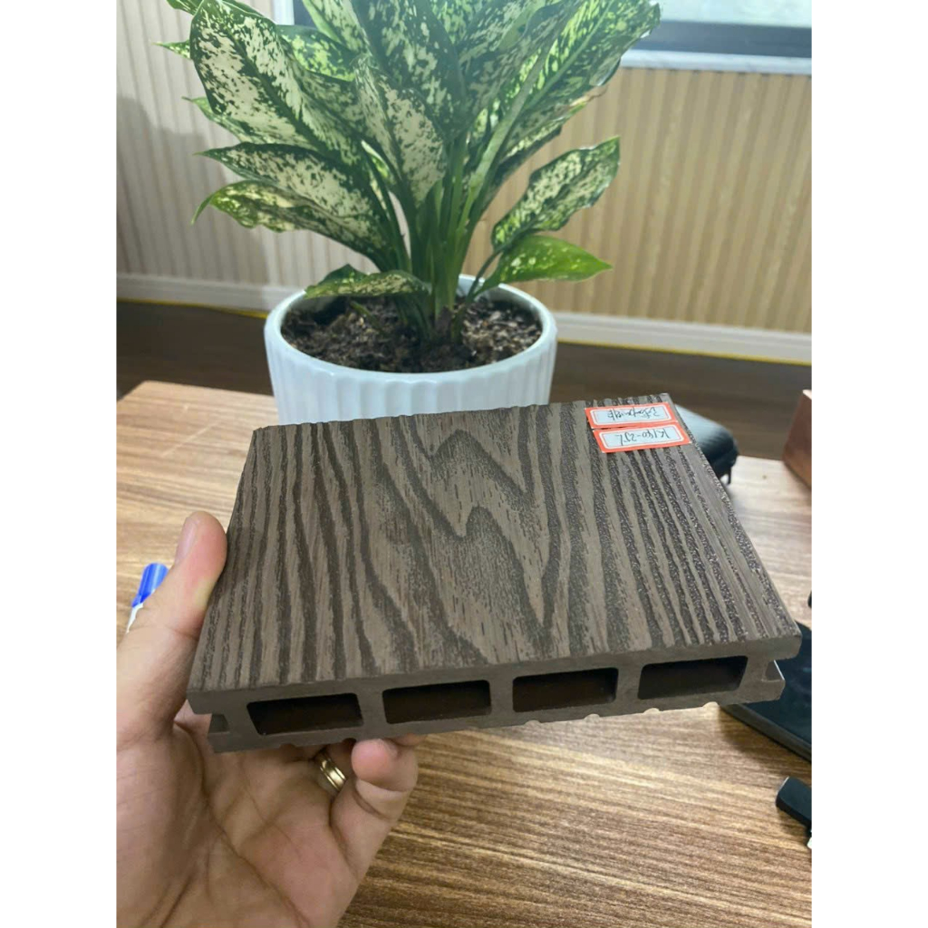 Sàn Ngoài Trời Đầy Đủ Mẫu Mã Kích Thước 140*25*2200mm Hàng Gỗ Nhựa Composite Ngoài Trời