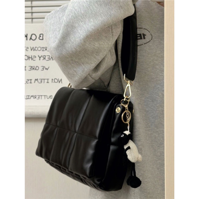 Túi xách đeo vai thời trang nữ phong cách cá tính mã t128