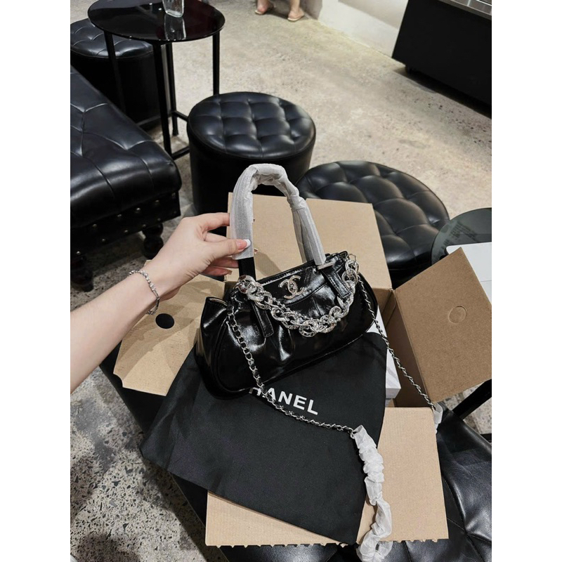 Túi C.N quai xách xích bạc