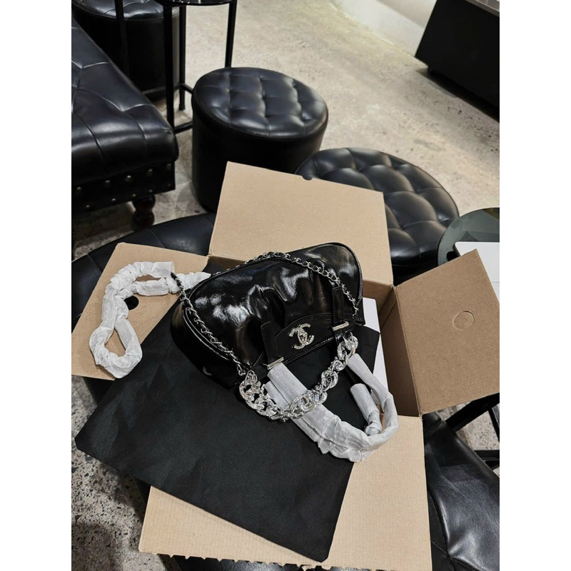 Túi C.N quai xách xích bạc