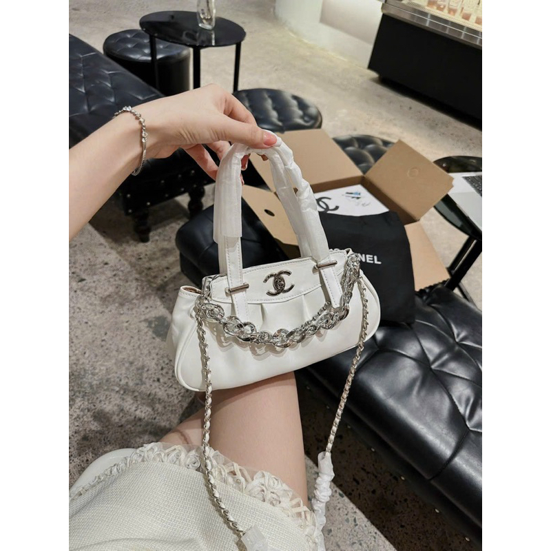 Túi C.N quai xách xích bạc