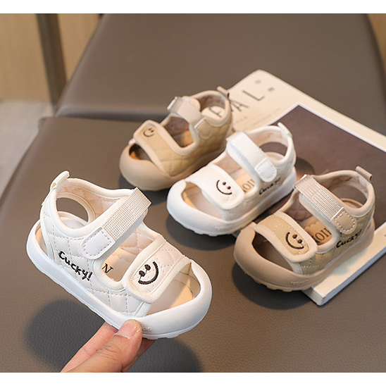 Sandal Lucky Chống Vấp Cho Bé 0 - 3 Tuổi - Da Mềm, Chuẩn Phom