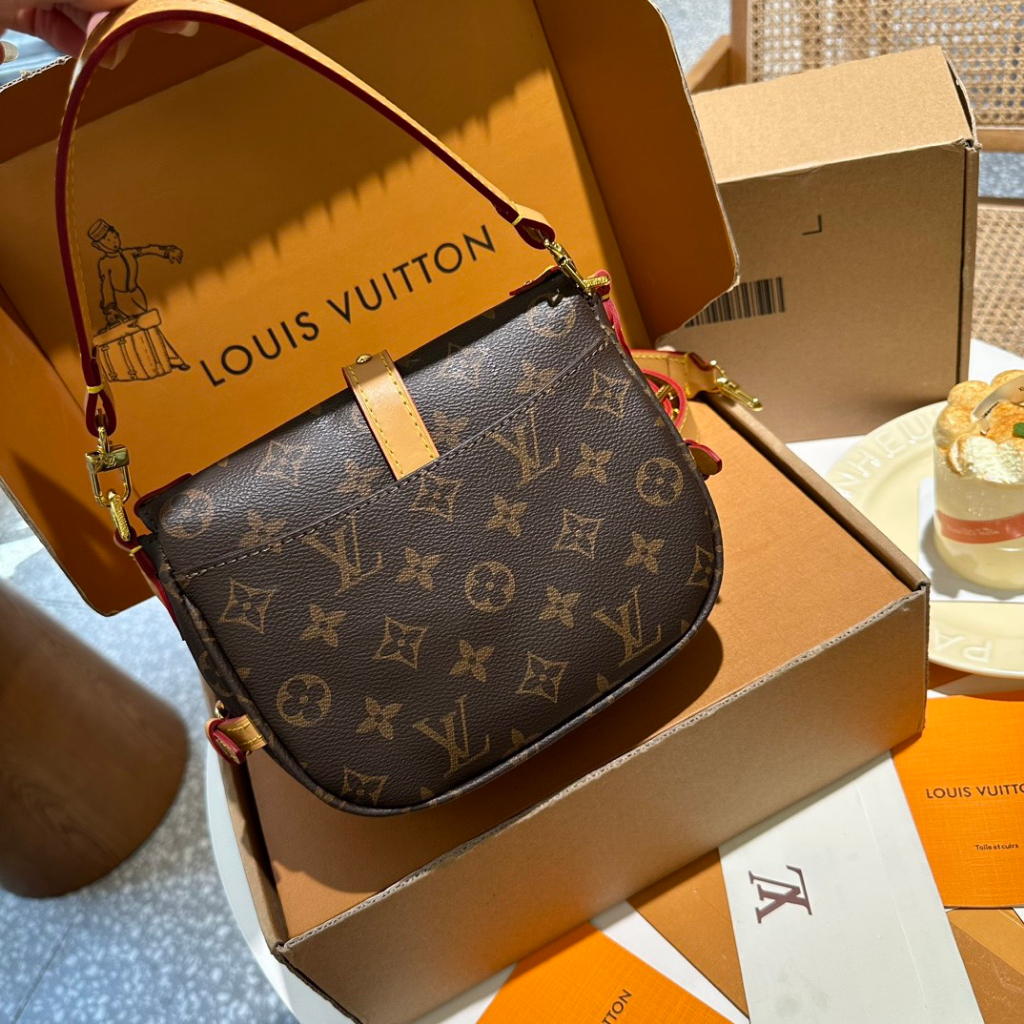 TÚI LV SAUMUR SZ20 DA BÒ