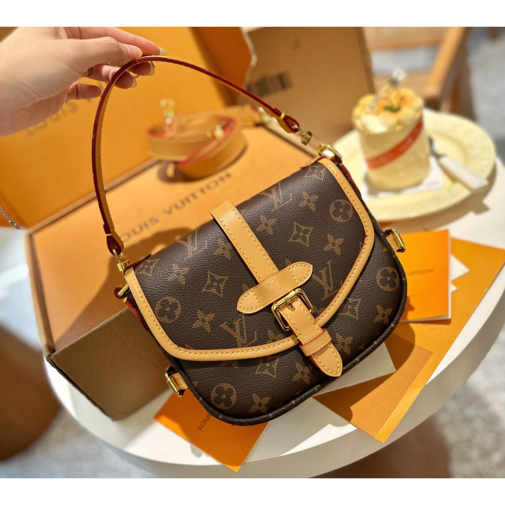 TÚI LV SAUMUR SZ20 DA BÒ