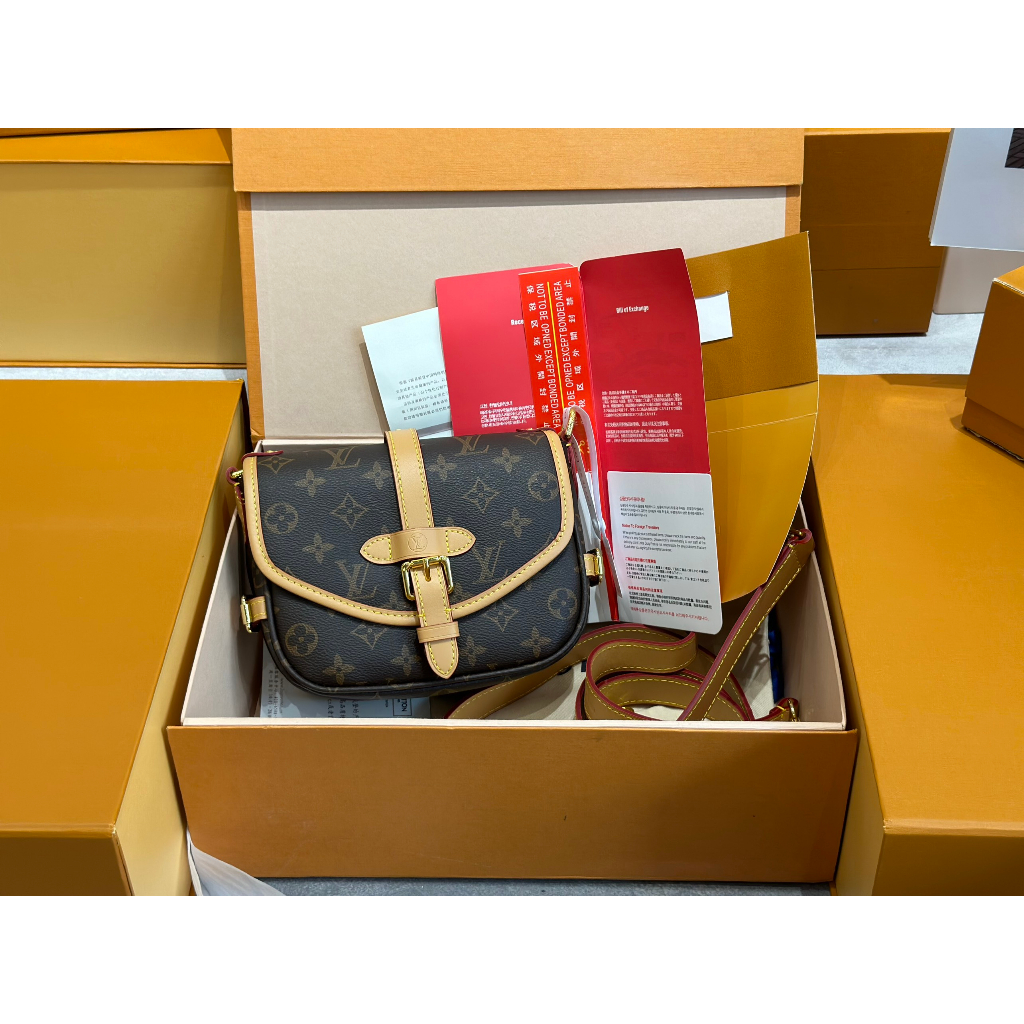 TÚI LV SAUMUR SZ20 DA BÒ