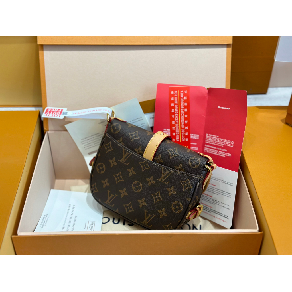 TÚI LV SAUMUR SZ20 DA BÒ