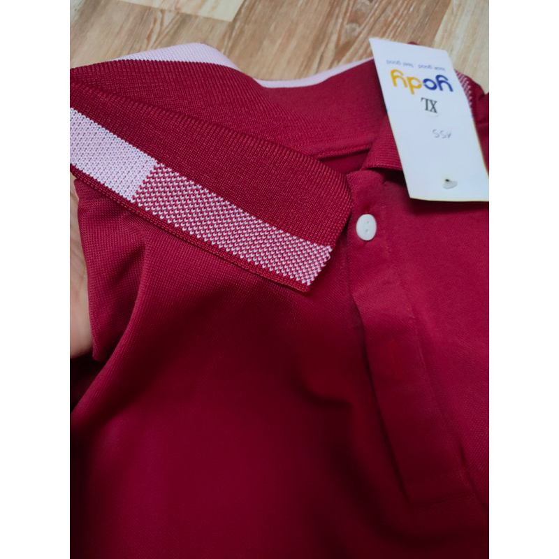 Áo thun có cổ xả