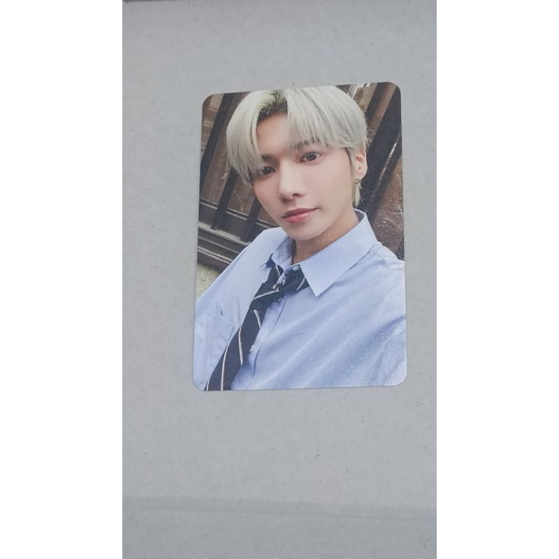 Thẻ ảnh photocard txt youth mùa thu 2023 official taehyun milk ver official đồng phục xanh siêu đẹp nét