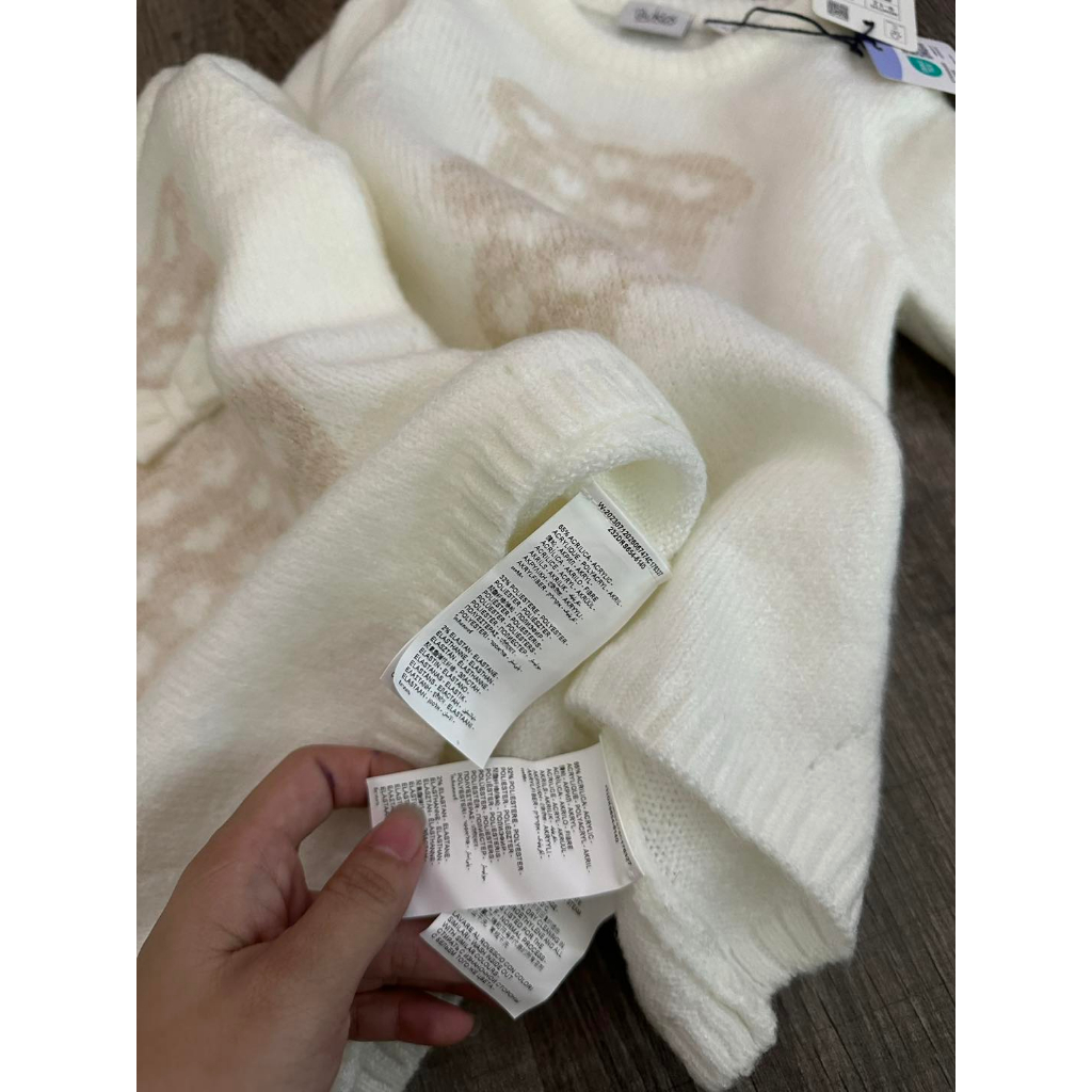 Váy len gấu trắng bé gái