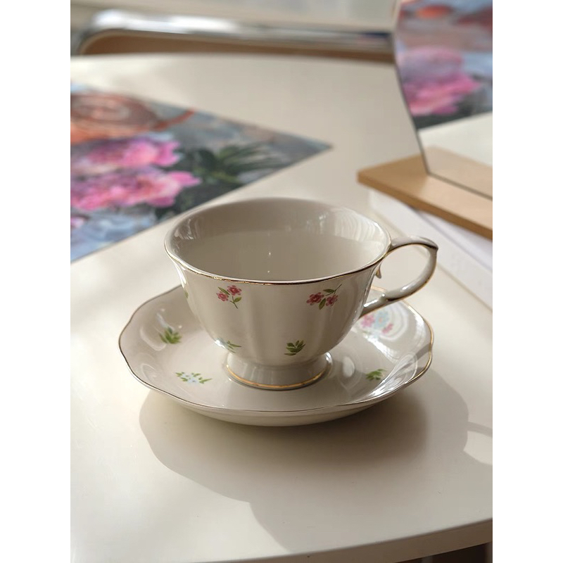 Set tách trà gốm hoa nhí nhẹ nhàng phong cách ins