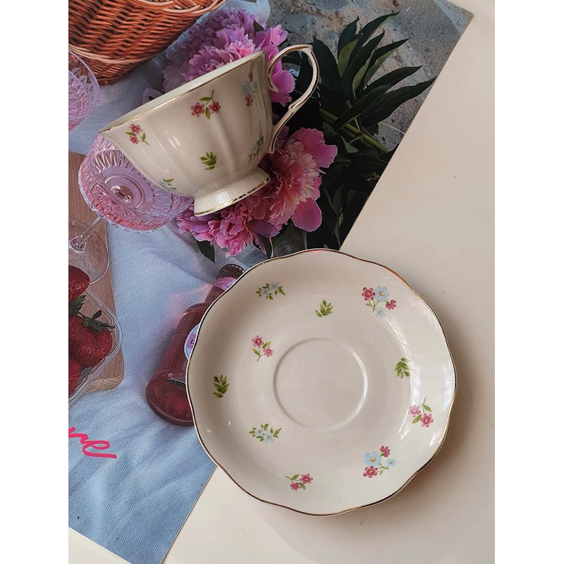 Set tách trà gốm hoa nhí nhẹ nhàng phong cách ins