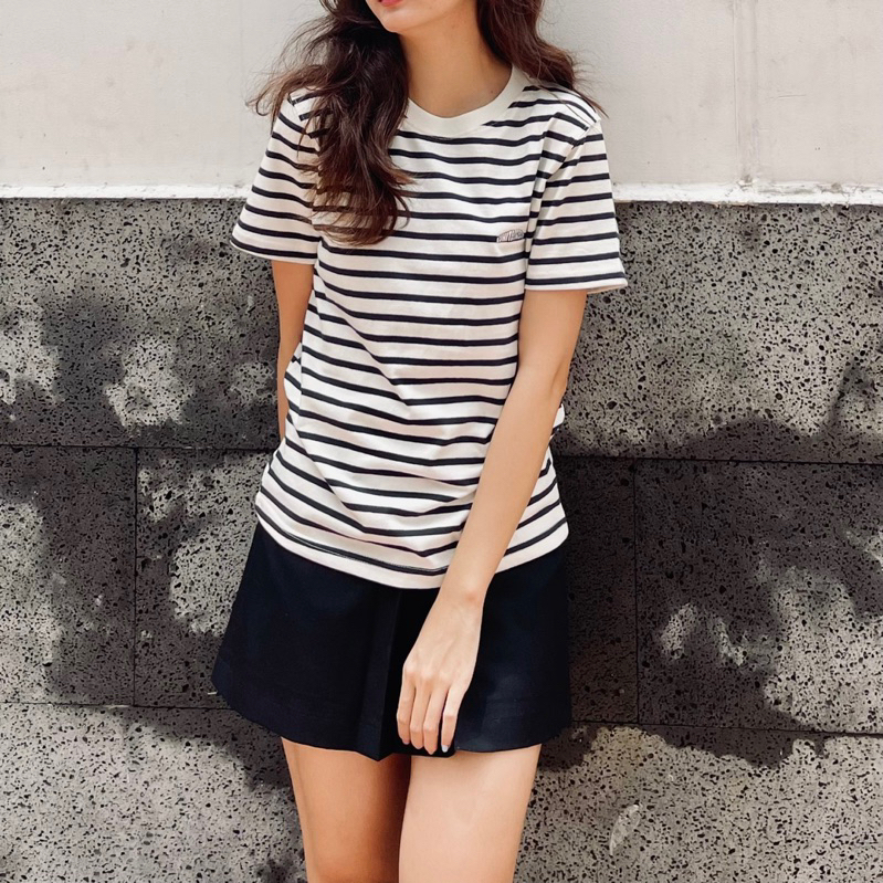 ÁO THUN LOGO THÊU SỌC ĐEN