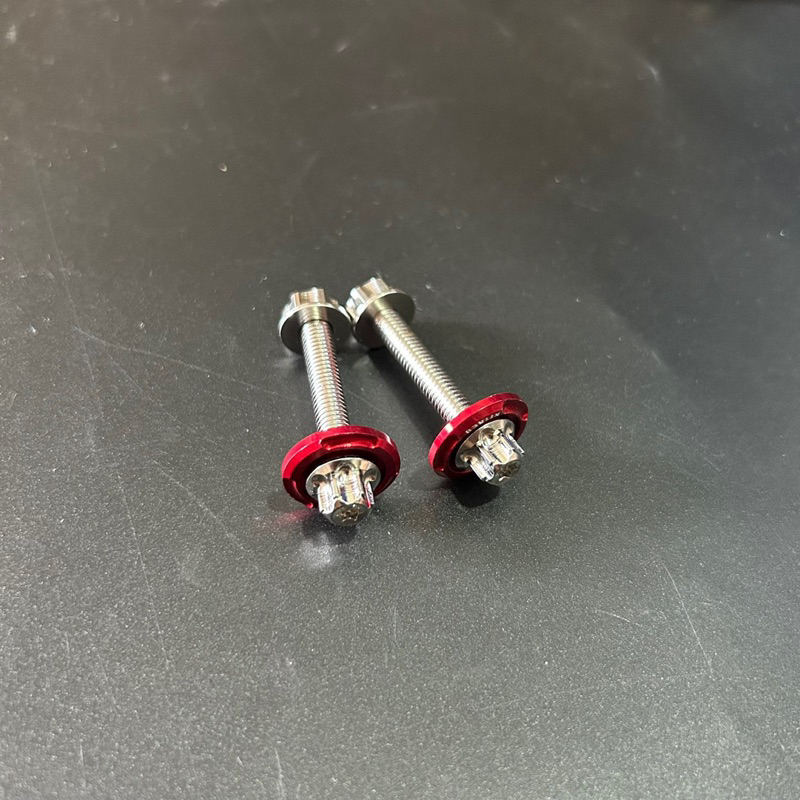 Ốc xỏ gác chân sau Salaya Honda kèm long đền