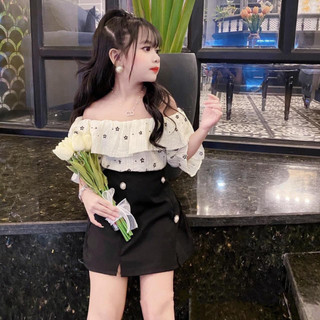 Sét chân váy và áo trễ vai xinh xắn