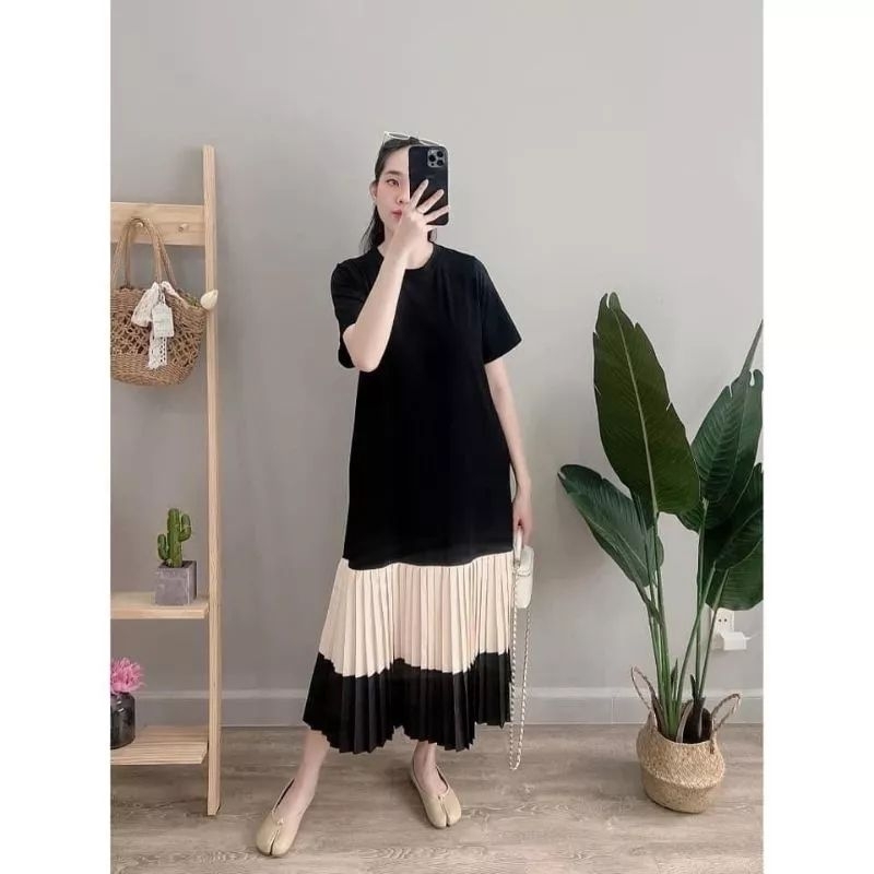 Váy bầu mùa hè dáng xuông phối xếp ly đều, hàng QC - chất vải cotton, điểm nhấn phối 2 màu be và đen.