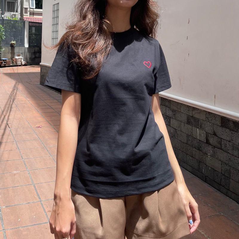 ÁO THUN THÊU TRÁI TIM
