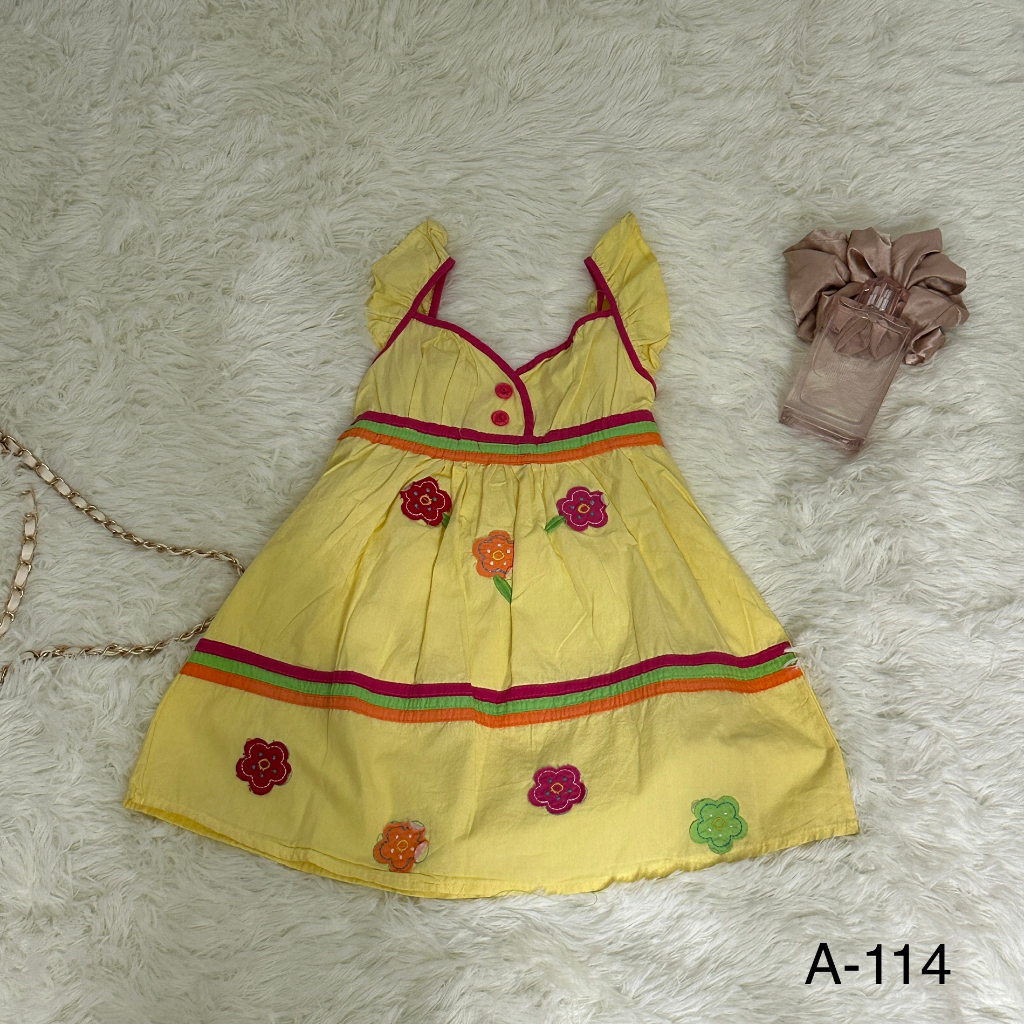 Váy trẻ em thanh lý