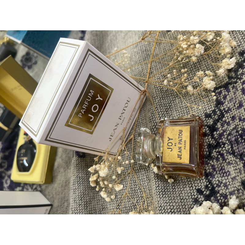 Nước Hoa Đấu Giá