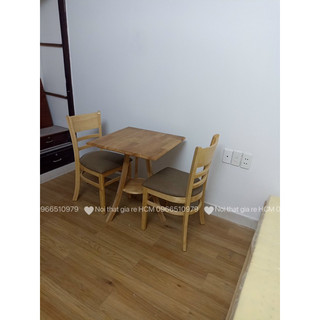 1 bàn ăn + 2 ghế cabin có nệm gỗ cao su, mặt bàn vuông 60×60 ship hoả tốc khu vực hcm