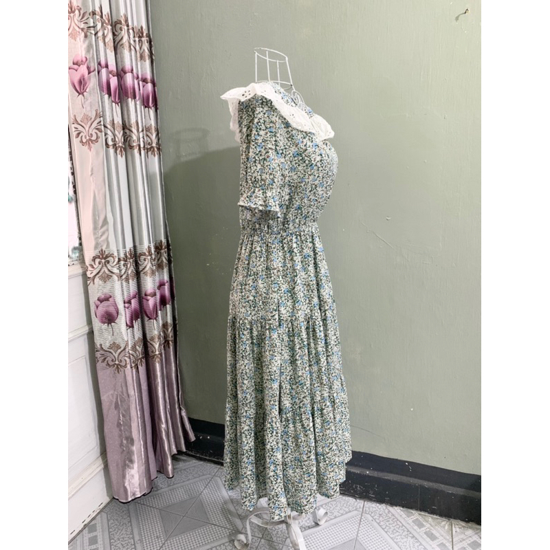 Váy đầm hoa nhí xanh đáng yêu