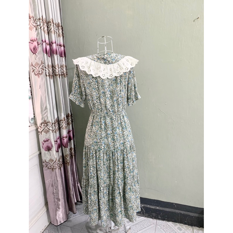 Váy đầm hoa nhí xanh đáng yêu