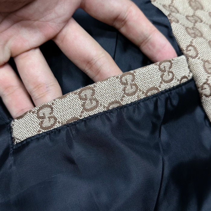 Áo Khoác bomber vải bò họa tiết của nhà G.CCi hàng chuẩn độ hoàn thiện