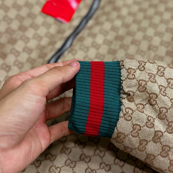 Áo Khoác bomber vải bò họa tiết của nhà G.CCi hàng chuẩn độ hoàn thiện