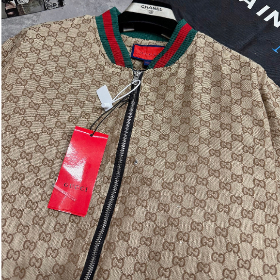 Áo Khoác bomber vải bò họa tiết của nhà G.CCi hàng chuẩn độ hoàn thiện