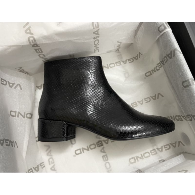 Boot v*agabond phong cách