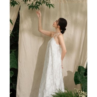 Váy cổ yếm dáng xuông