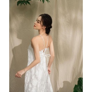 váy cổ yếm dáng xuông