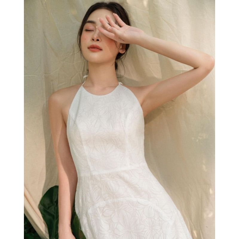 váy maxi cổ yếm