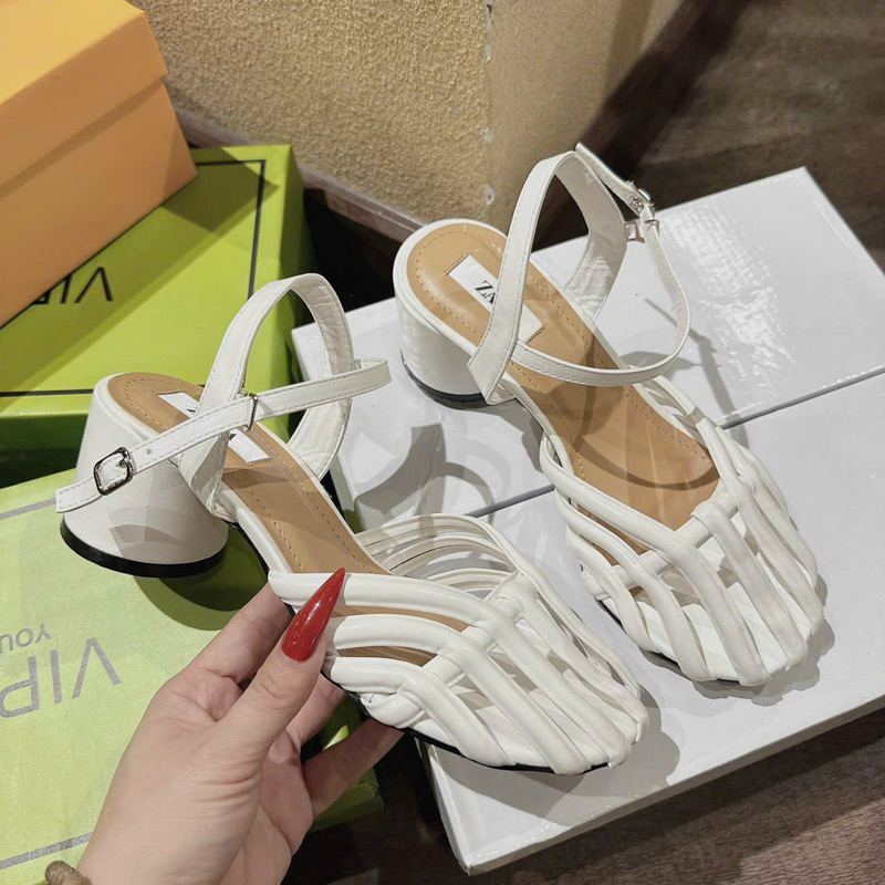 GIÀY GÓT VUÔNG RỌ 😍