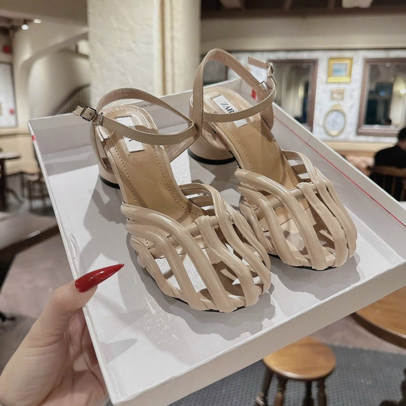 GIÀY GÓT VUÔNG RỌ 😍