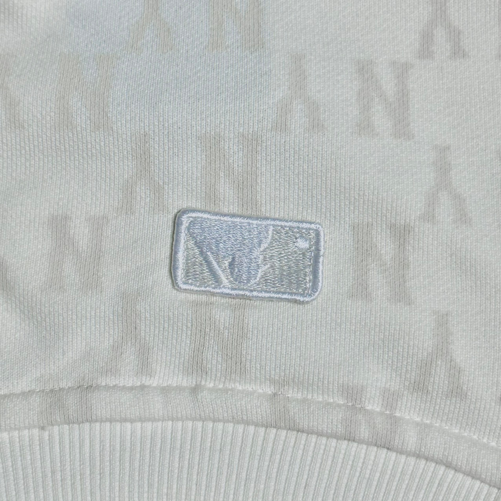 Áo Sweater MLB Beige Monogram in hoạ tiết nổi bật cao cấp Áo nỉ MLB Monogram phối màu mới nhất