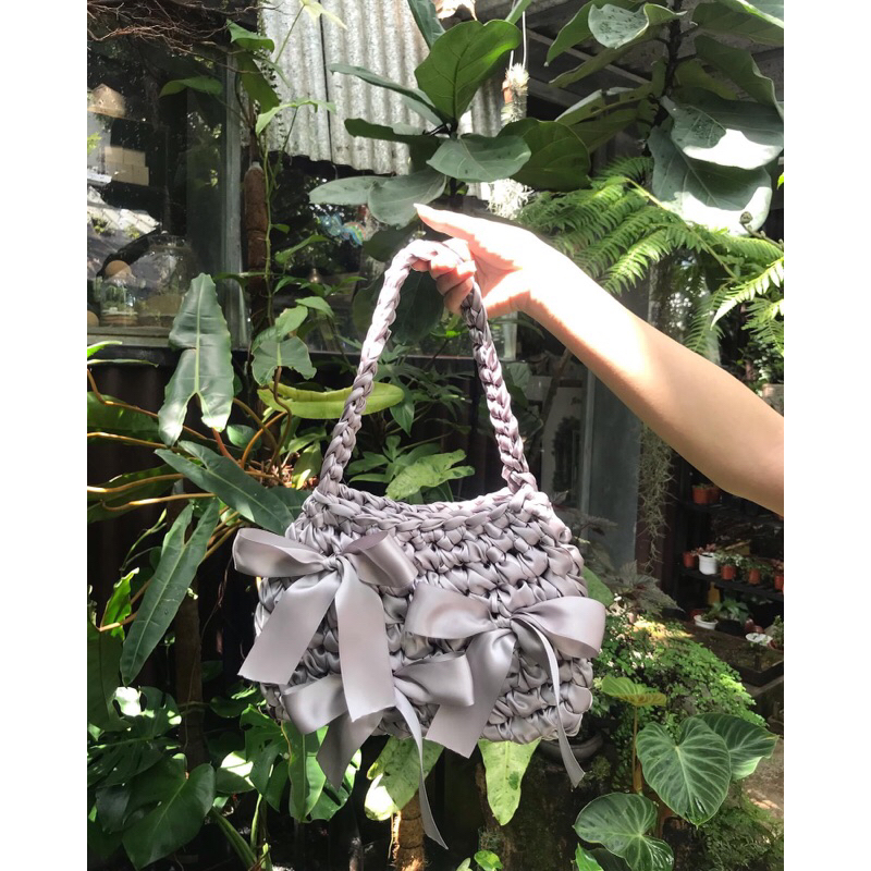 Túi ruy băng satin handmade kẹp nách đi tiệc hay mang hàng ngày màu xám - Freelence