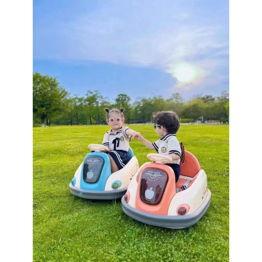 Xe xoay 360 độ hình quả táo mẫu mới 2023